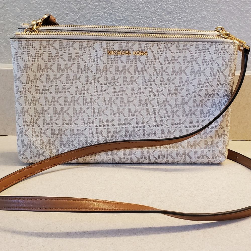 Micheal Kors Crossbody